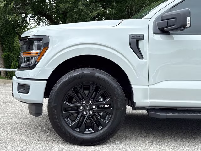2026 Avalanche Ford F-150 XLT RWD Truck