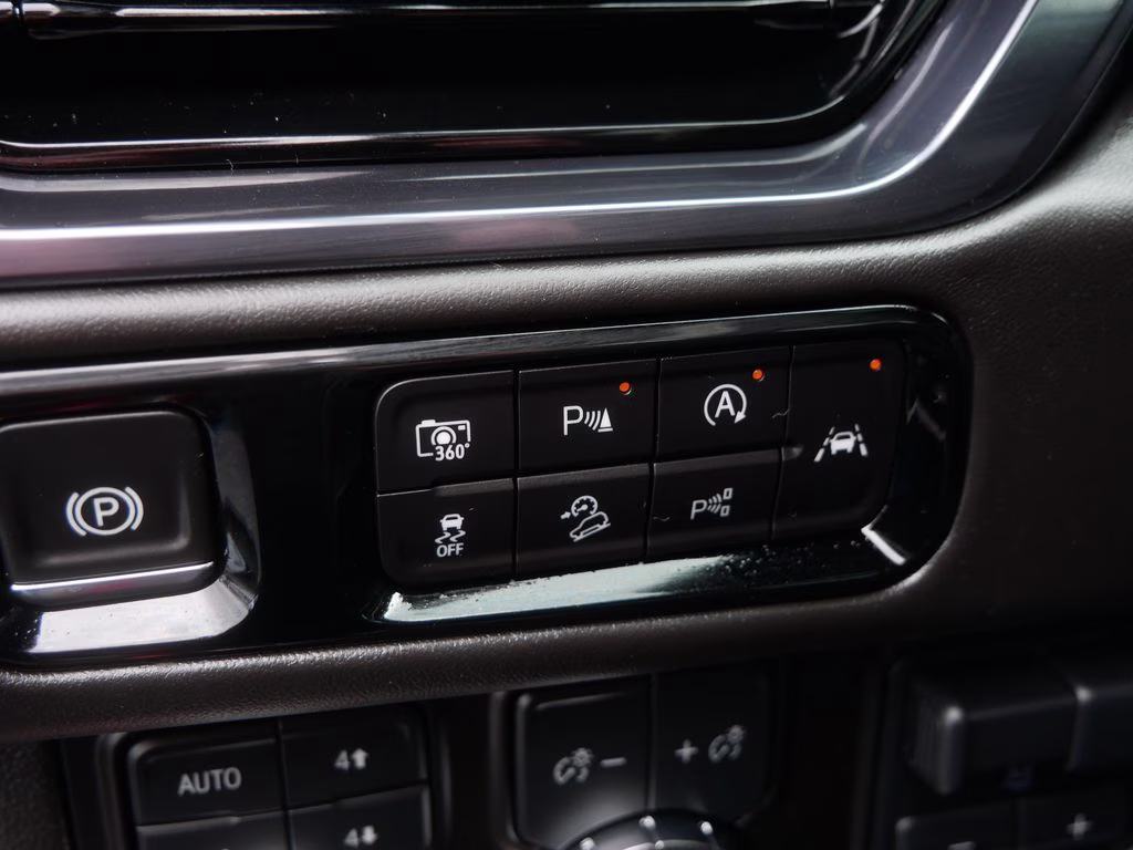 2025 Volcanic Red Tintcoat GMC Yukon XL AT4 Ultimate 4X4 SUV
