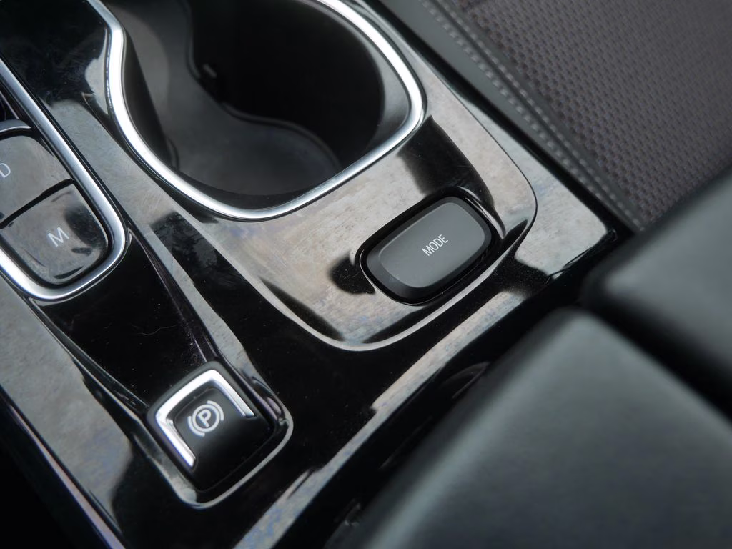 2023 Summit White Buick Envision Preferred AWD SUV