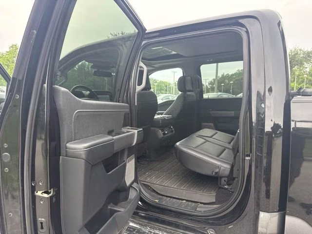 2023 Antimatter Blue Metallic Ford F-150 LARIAT Crew Cab Pickup 4X4 Truck