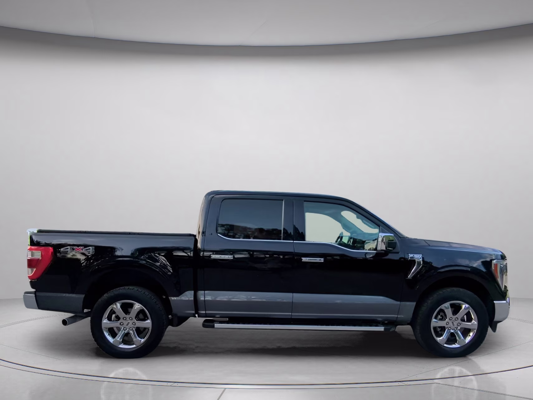 2023 Antimatter Blue Metallic Ford F-150 LARIAT Crew Cab Pickup 4X4 Truck
