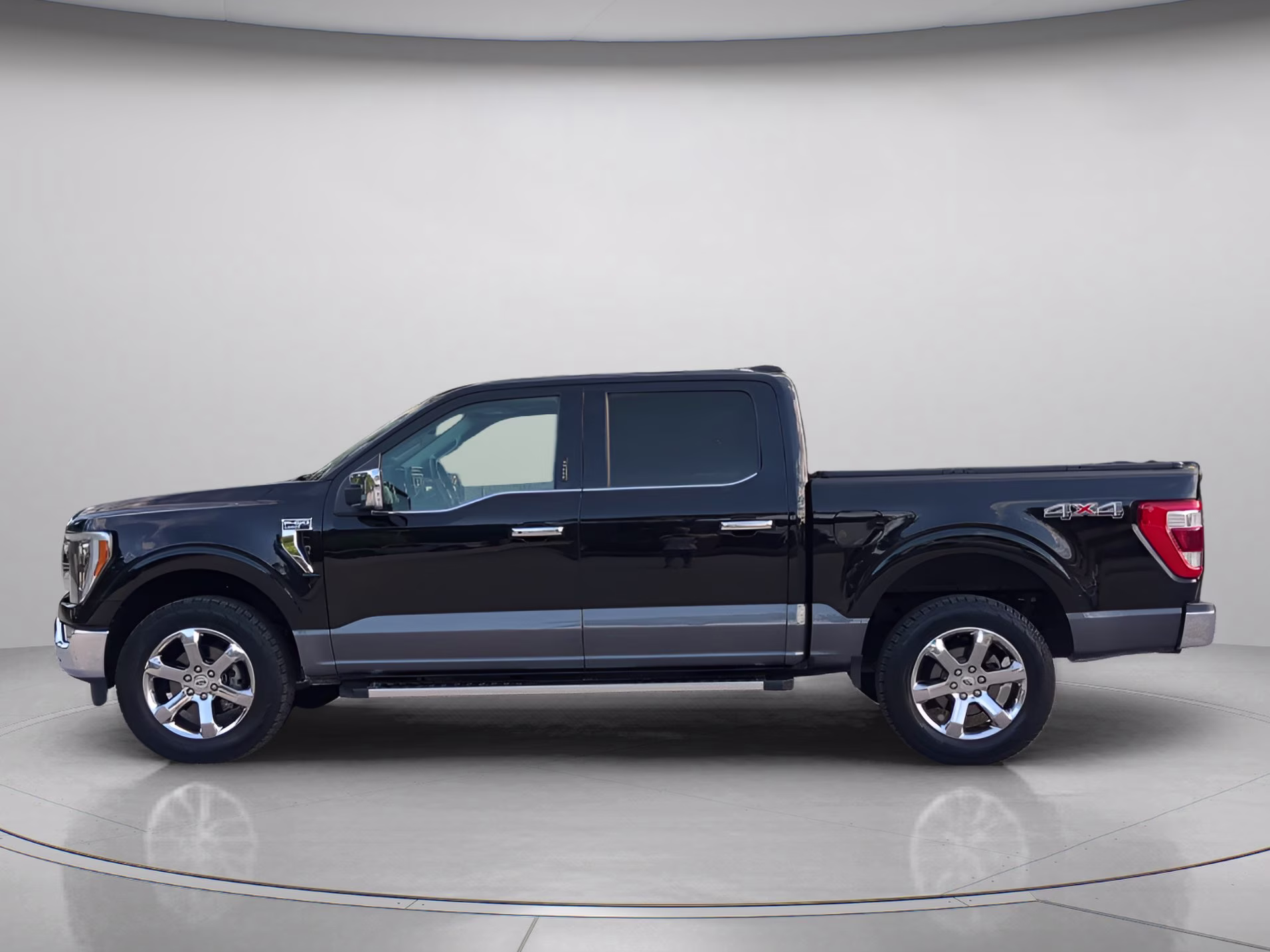 2023 Antimatter Blue Metallic Ford F-150 LARIAT Crew Cab Pickup 4X4 Truck