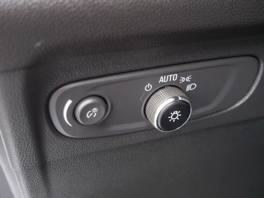 2023 Summit White Buick Envision Preferred AWD SUV