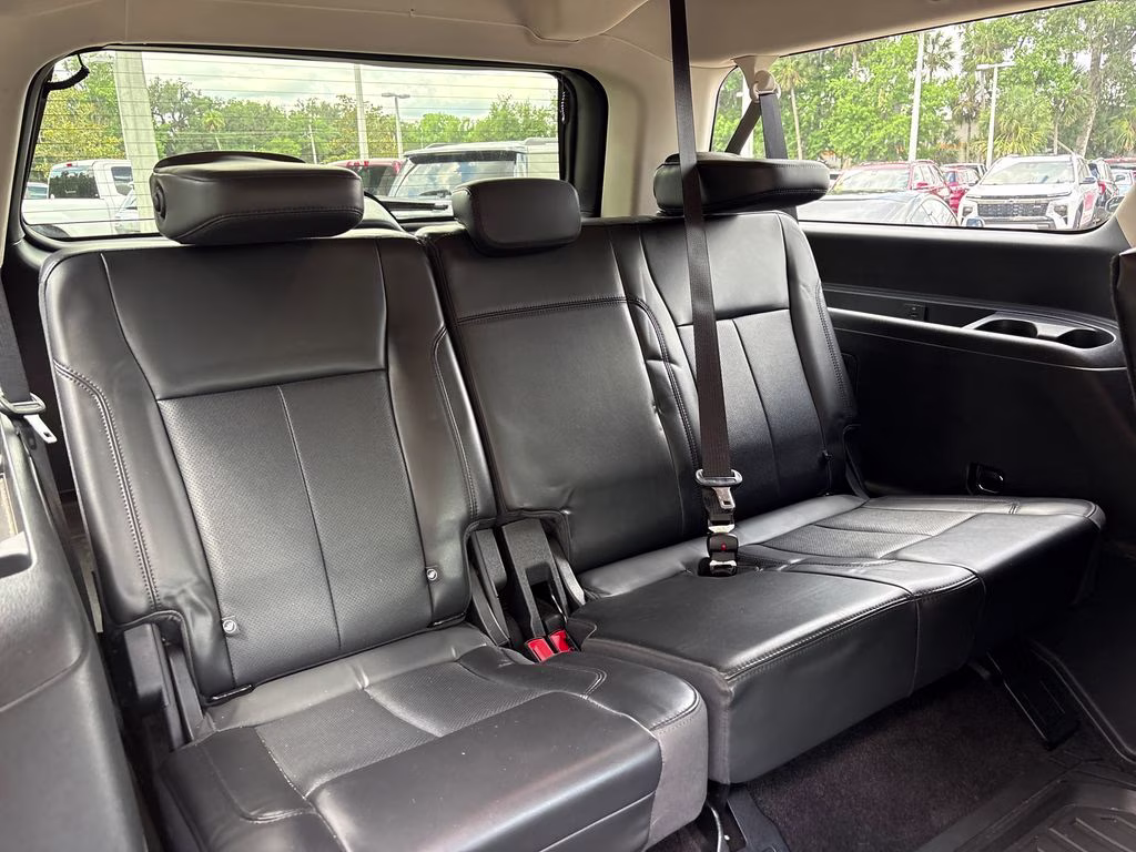 2022 White Metallic Ford Expedition Max XLT RWD SUV