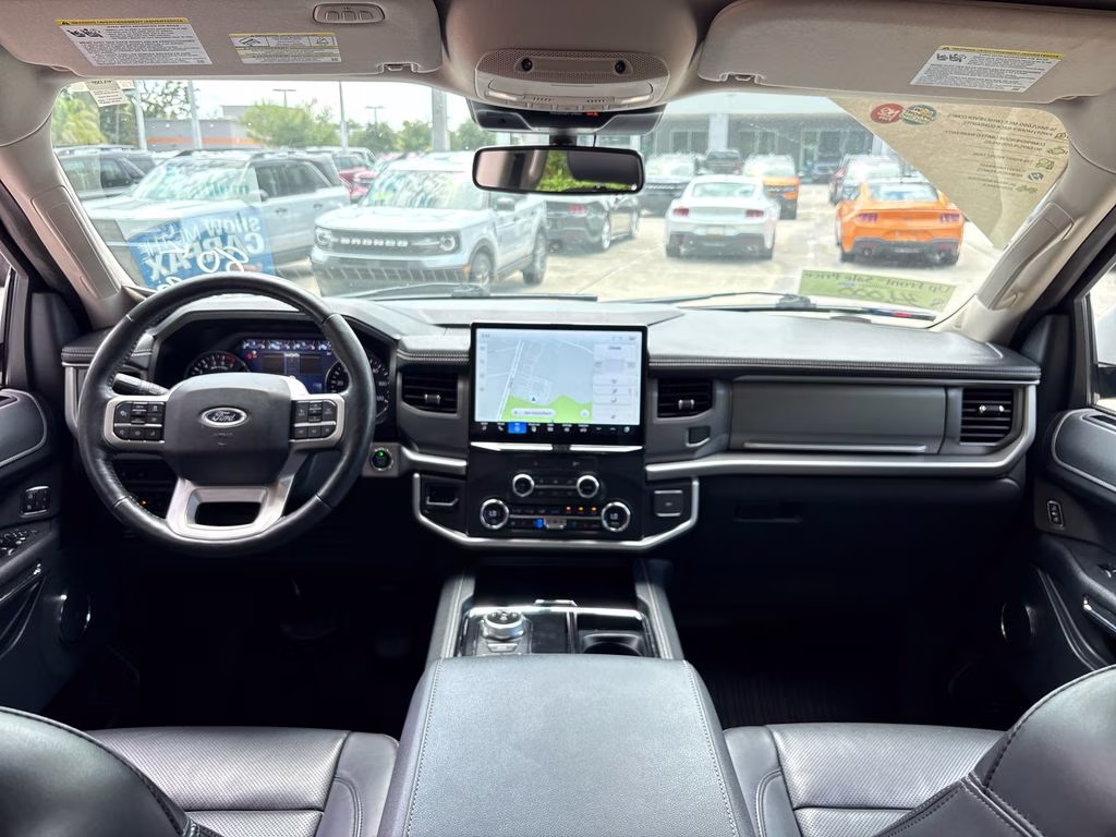 2022 White Metallic Ford Expedition Max XLT RWD SUV