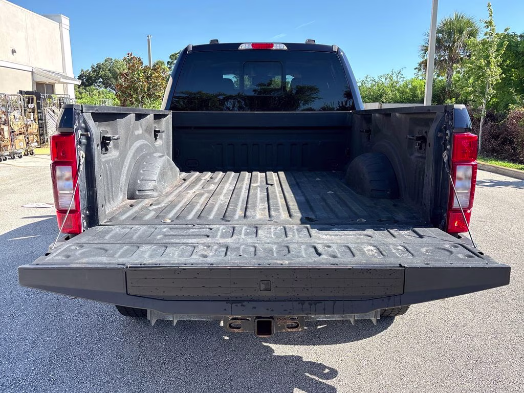 2021 Blue Metallic Ford Super Duty F-250 SRW Lariat 4X4 Truck