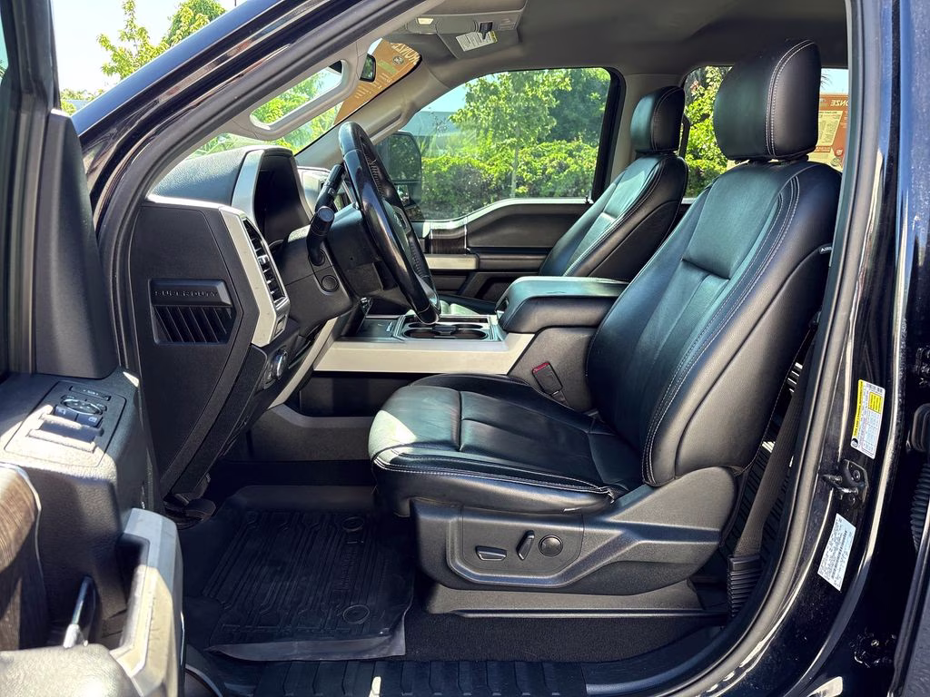 2021 Blue Metallic Ford Super Duty F-250 SRW Lariat 4X4 Truck
