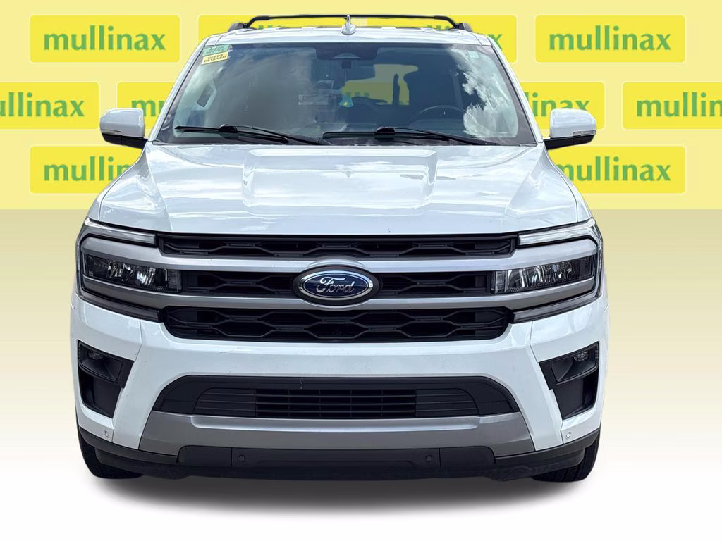 2022 White Metallic Ford Expedition Max XLT RWD SUV