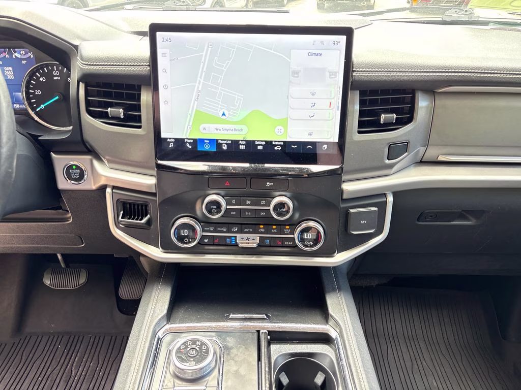 2022 White Metallic Ford Expedition Max XLT RWD SUV