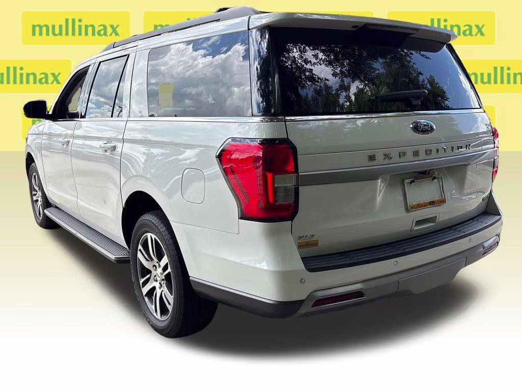 2022 White Metallic Ford Expedition Max XLT RWD SUV