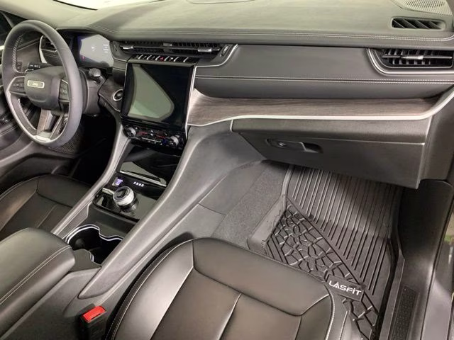 2024 Baltic Gray Metallic Clearcoat Jeep Grand Cherokee Limited 4X4 SUV