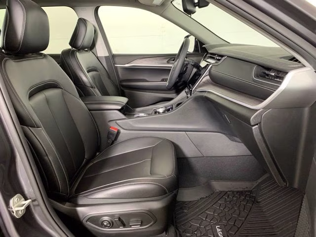 2024 Baltic Gray Metallic Clearcoat Jeep Grand Cherokee Limited 4X4 SUV