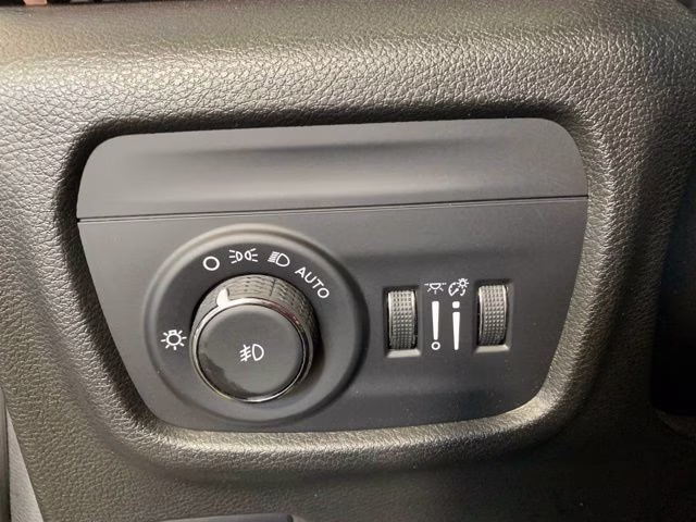2024 Baltic Gray Metallic Clearcoat Jeep Grand Cherokee Limited 4X4 SUV