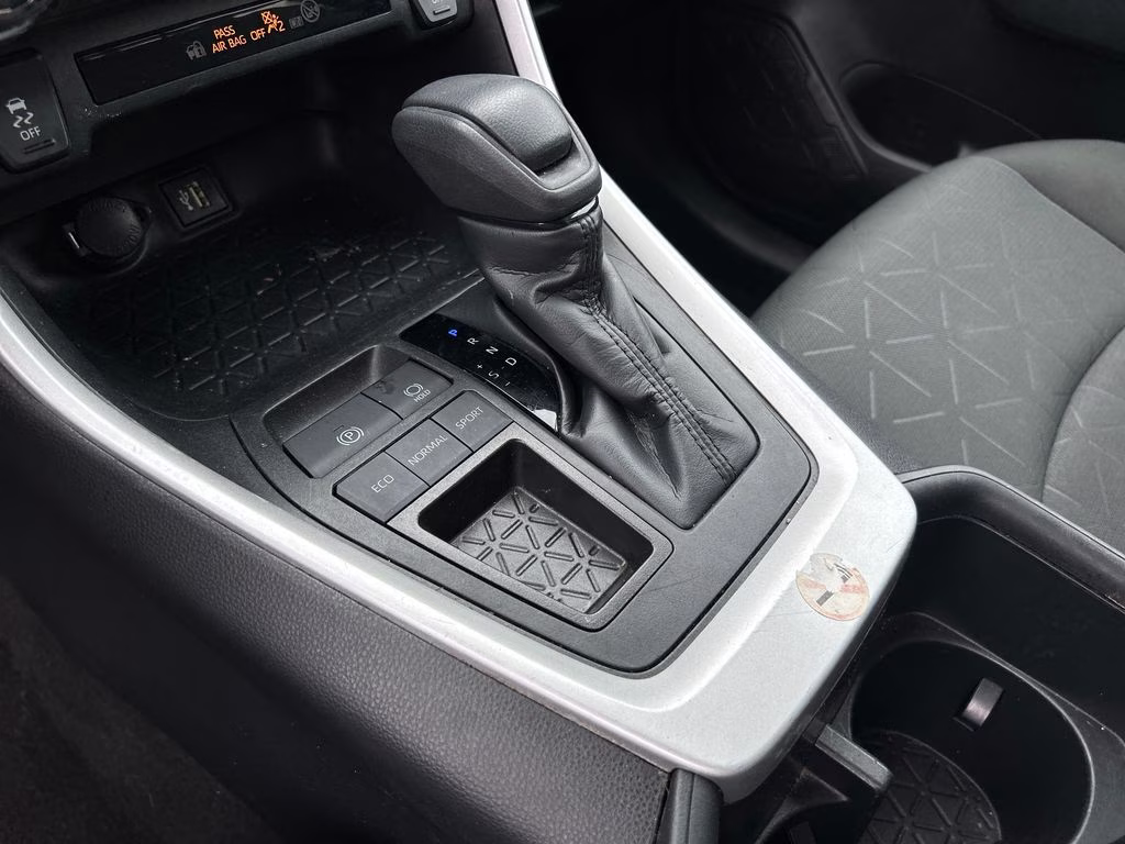 2024 Magnetic Gray Metallic/Ice Edge Toyota RAV4 XLE FWD SUV