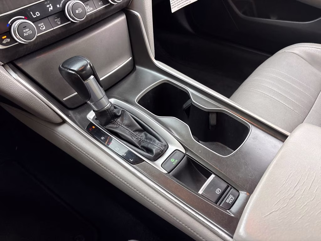 2018 Lunar Silver Metallic Honda Accord EX-L FWD Sedan