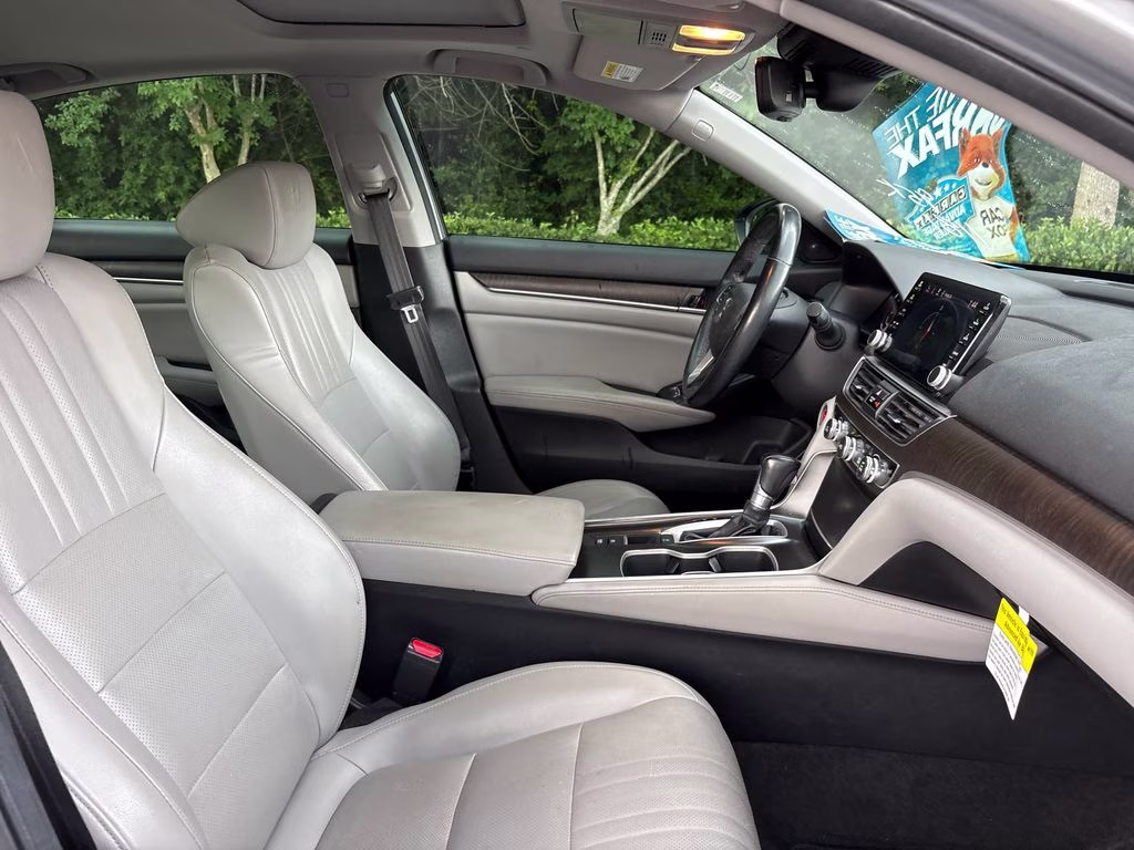 2018 Lunar Silver Metallic Honda Accord EX-L FWD Sedan