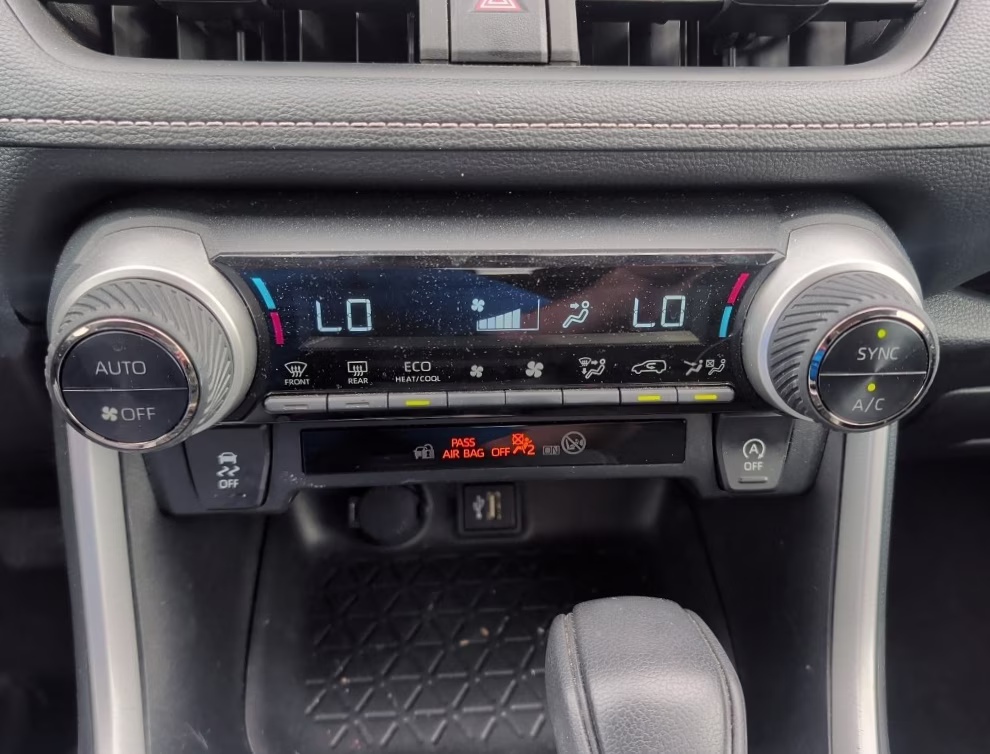 2024 Magnetic Gray Metallic/Ice Edge Toyota RAV4 XLE FWD SUV