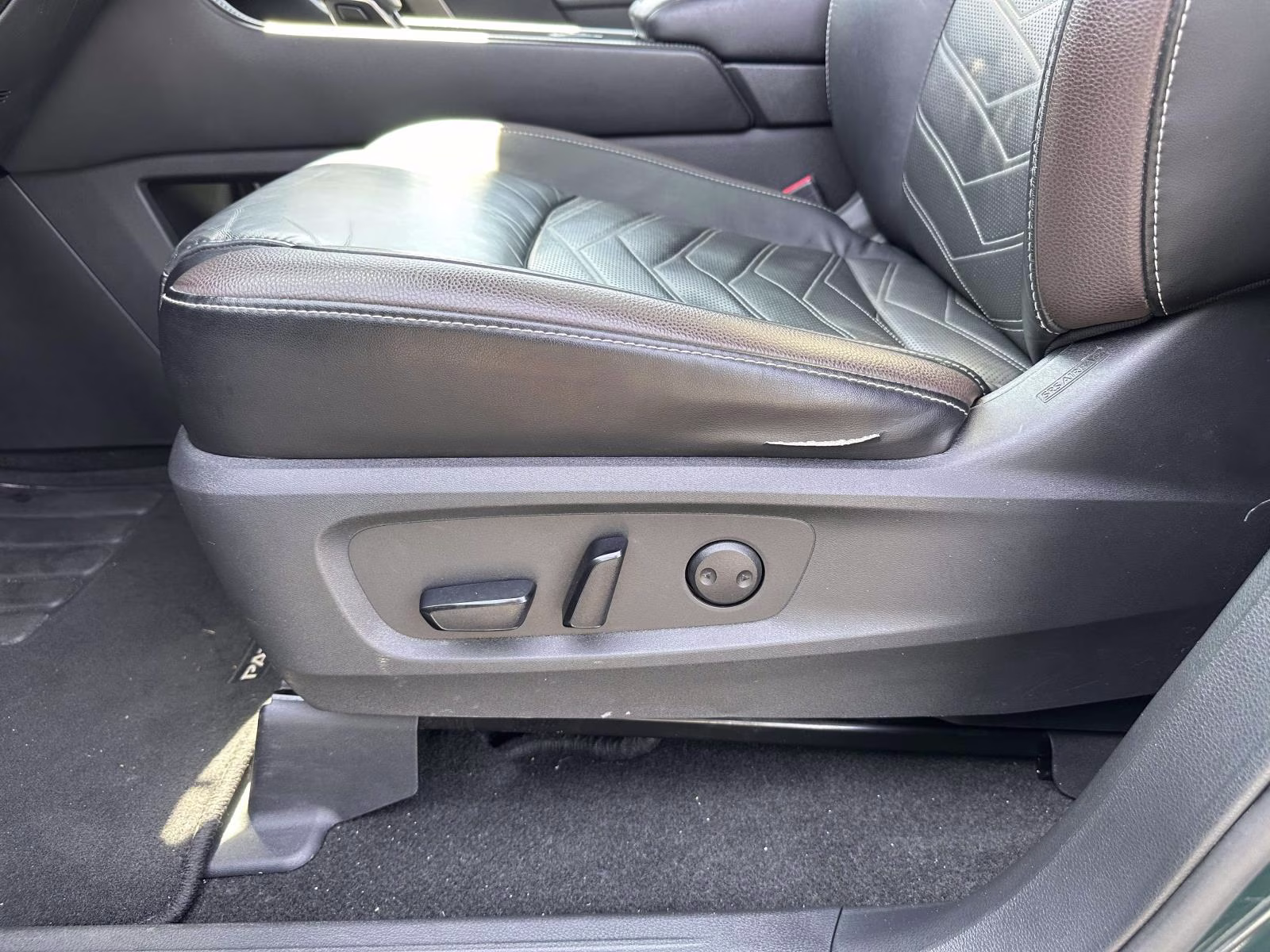 2023 Obsidian Green Pearl/Super Black Nissan Pathfinder Platinum 4WD 4X4 SUV