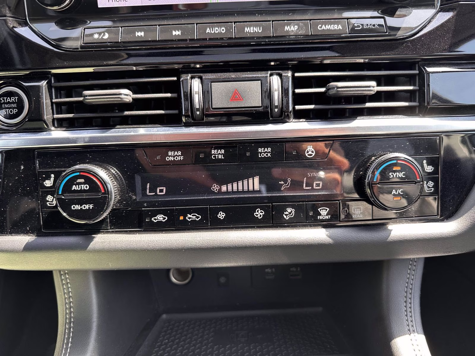 2023 Obsidian Green Pearl/Super Black Nissan Pathfinder Platinum 4WD 4X4 SUV