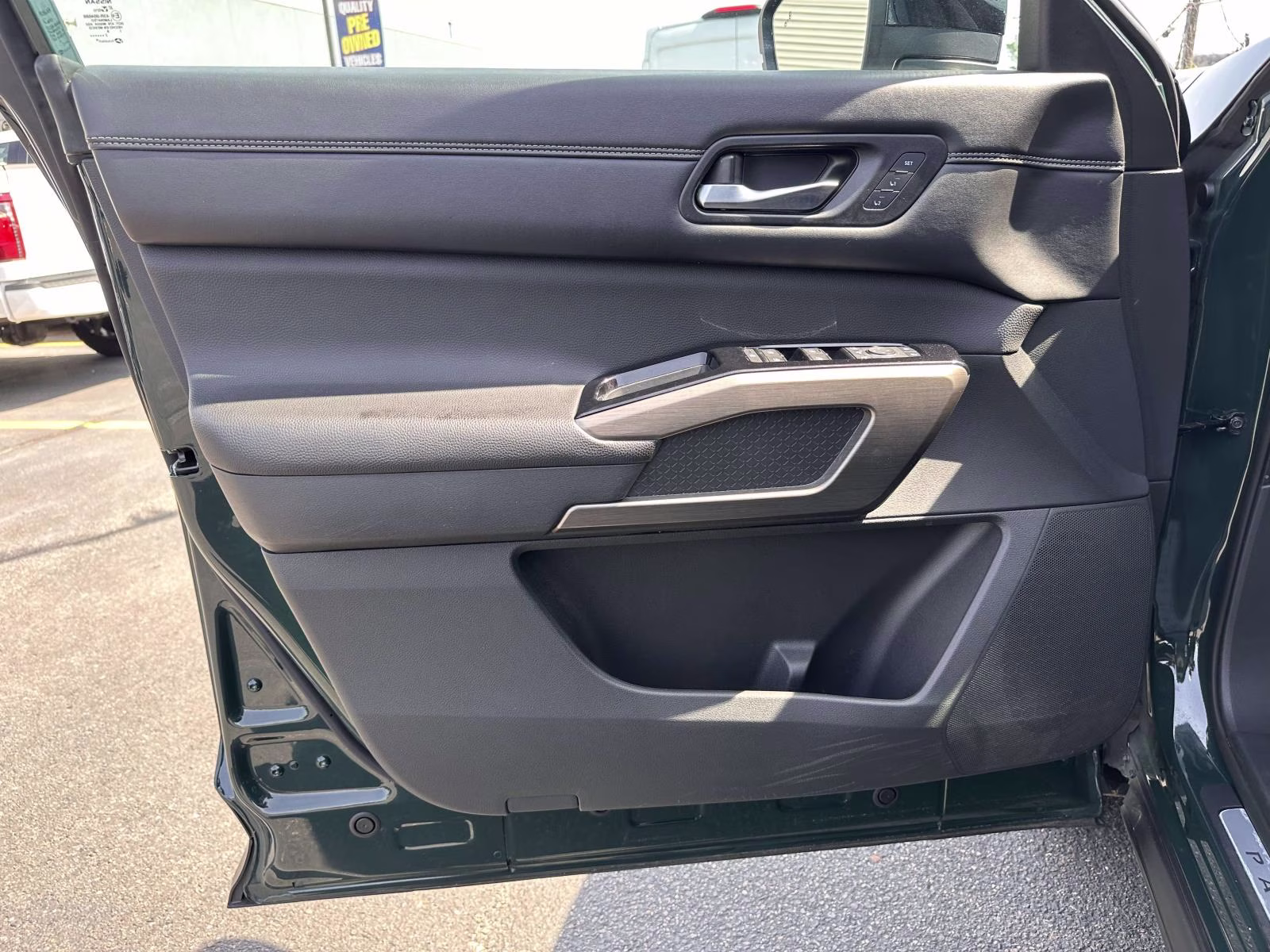 2023 Obsidian Green Pearl/Super Black Nissan Pathfinder Platinum 4WD 4X4 SUV