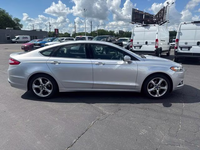 2013 Ingot Silver Ford Fusion SE FWD Sedan