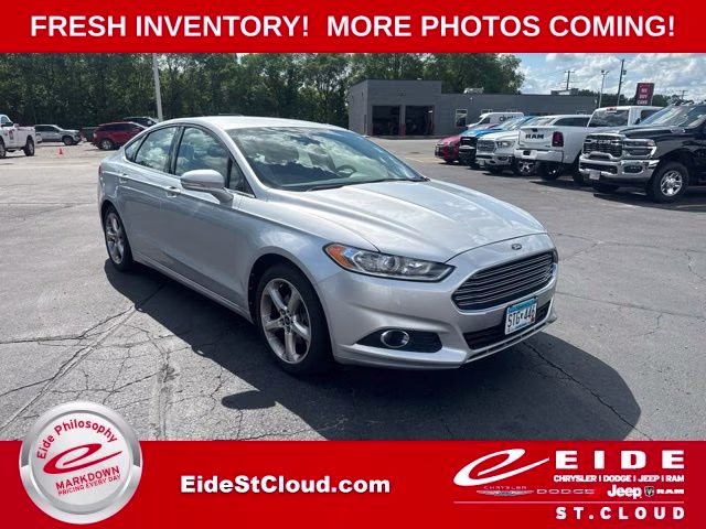 2013 Ingot Silver Ford Fusion SE FWD Sedan