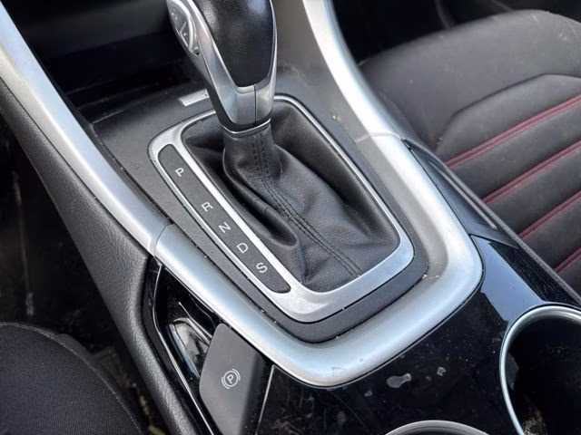 2013 Ingot Silver Ford Fusion SE FWD Sedan