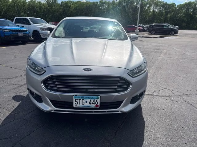 2013 Ingot Silver Ford Fusion SE FWD Sedan