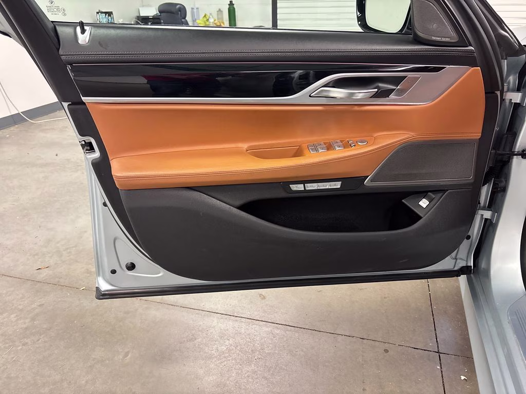 2018 Carbon Black Metallic BMW 7 Series 740i xDrive AWD Sedan