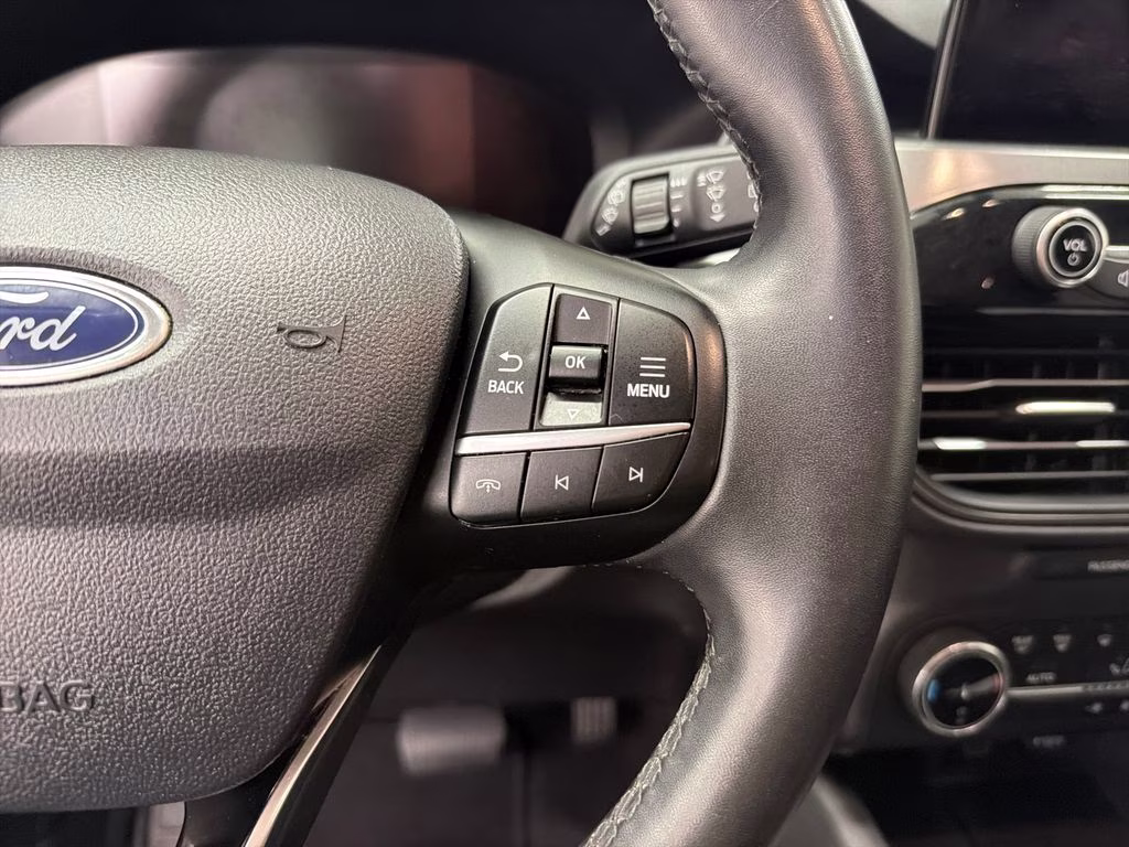 2024 Iconic Silver Metallic Ford Escape Active FWD SUV