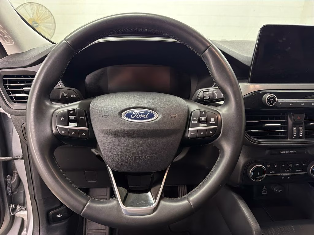 2024 Iconic Silver Metallic Ford Escape Active FWD SUV