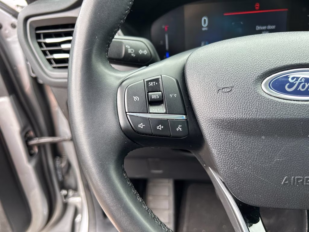 2024 Iconic Silver Metallic Ford Escape Active FWD SUV