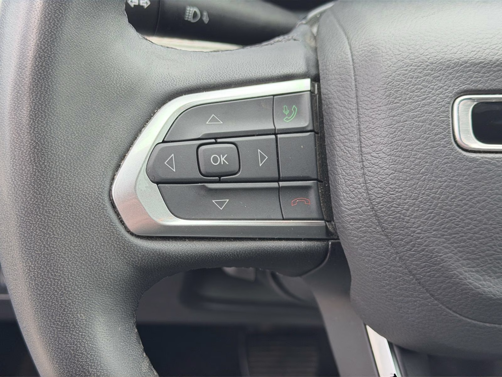 2025 Hydro Blue Pearlcoat Jeep Compass Limited 4X4 SUV