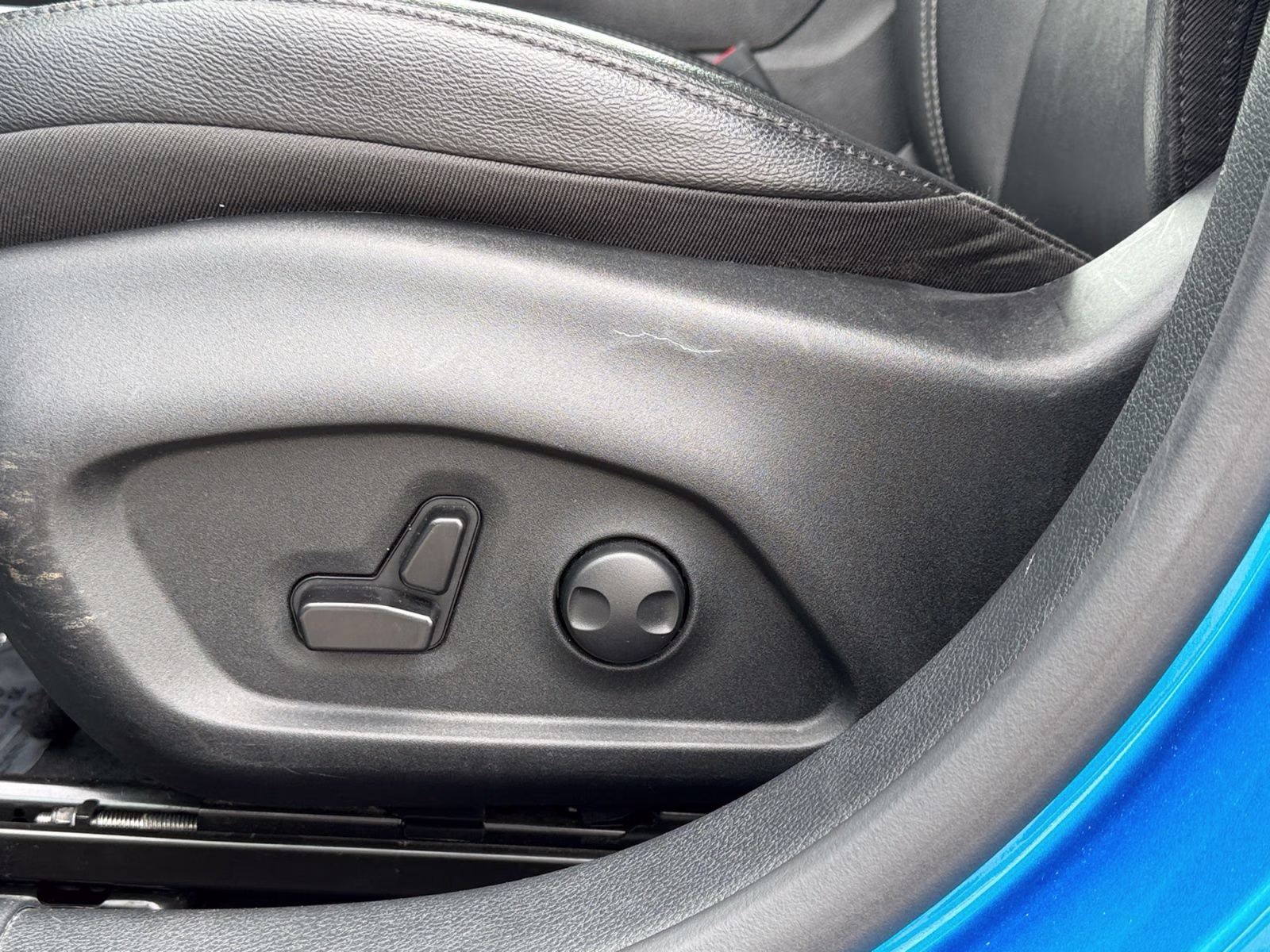 2025 Hydro Blue Pearlcoat Jeep Compass Limited 4X4 SUV