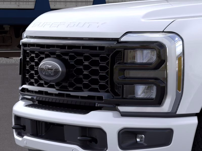 2026 Star White Metallic Tri-Coat Ford Super Duty F-250 SRW LARIAT Crew Cab Pickup 4X4 Truck