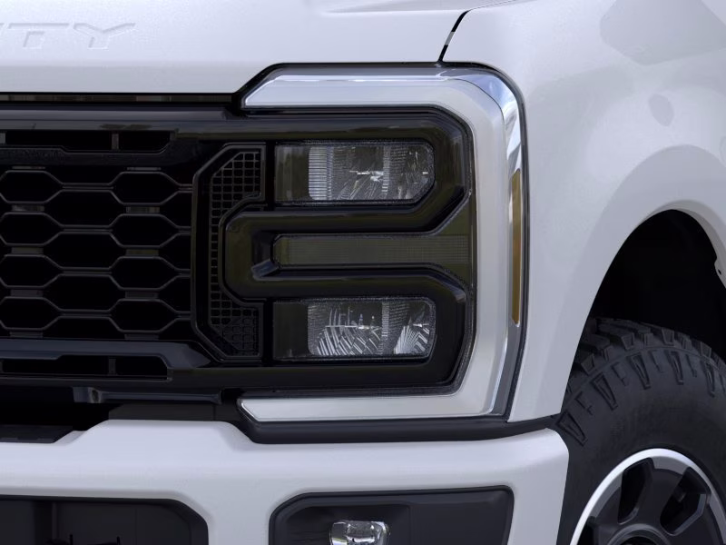 2026 Star White Metallic Tri-Coat Ford Super Duty F-250 SRW LARIAT Crew Cab Pickup 4X4 Truck
