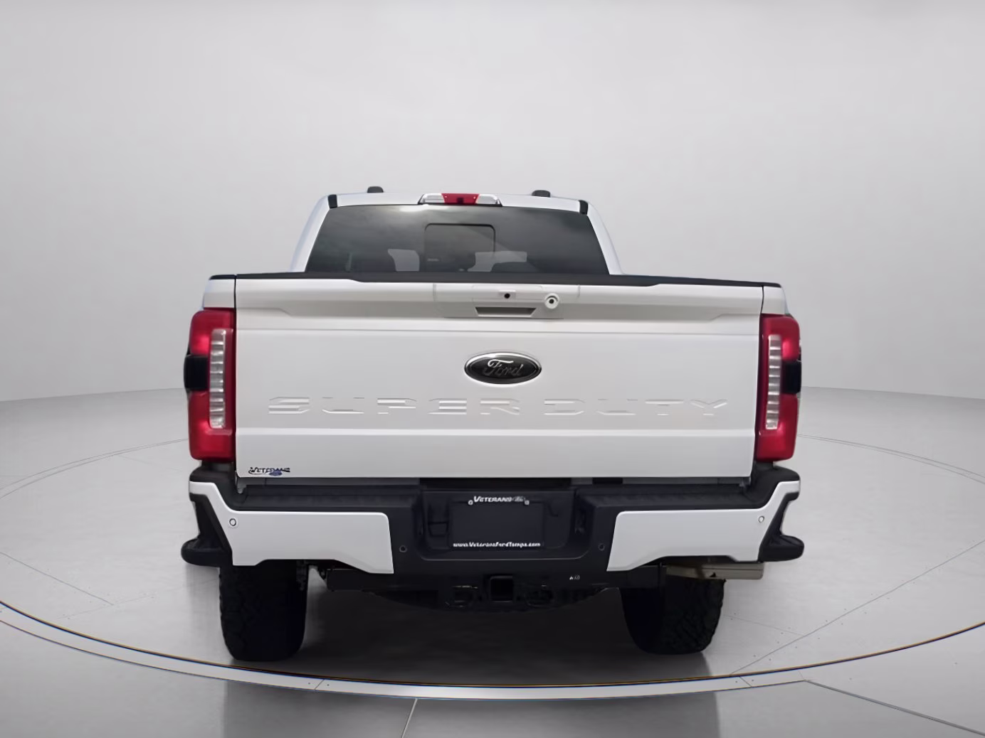 2026 Star White Metallic Tri-Coat Ford Super Duty F-250 SRW LARIAT Crew Cab Pickup 4X4 Truck