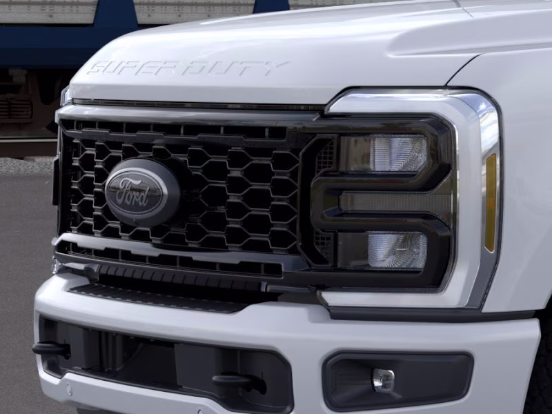 2026 Oxford White Ford Super Duty F-250 SRW LARIAT Crew Cab Pickup 4X4 Truck