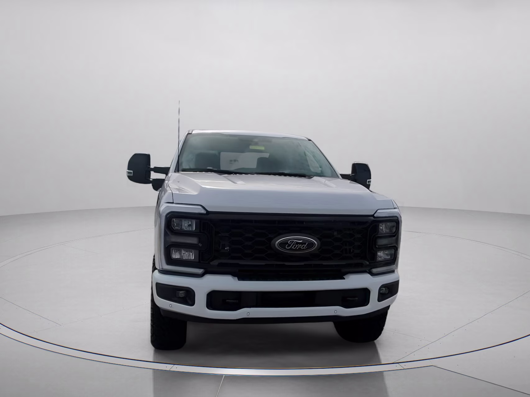 2026 Oxford White Ford Super Duty F-250 SRW LARIAT Crew Cab Pickup 4X4 Truck