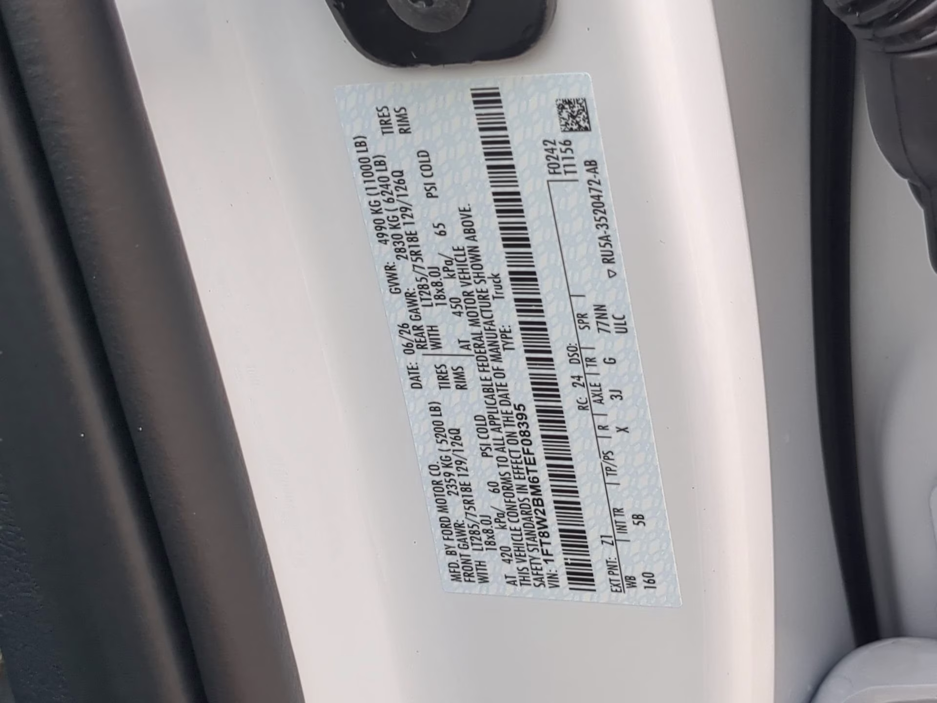 2026 Oxford White Ford Super Duty F-250 SRW LARIAT Crew Cab Pickup 4X4 Truck