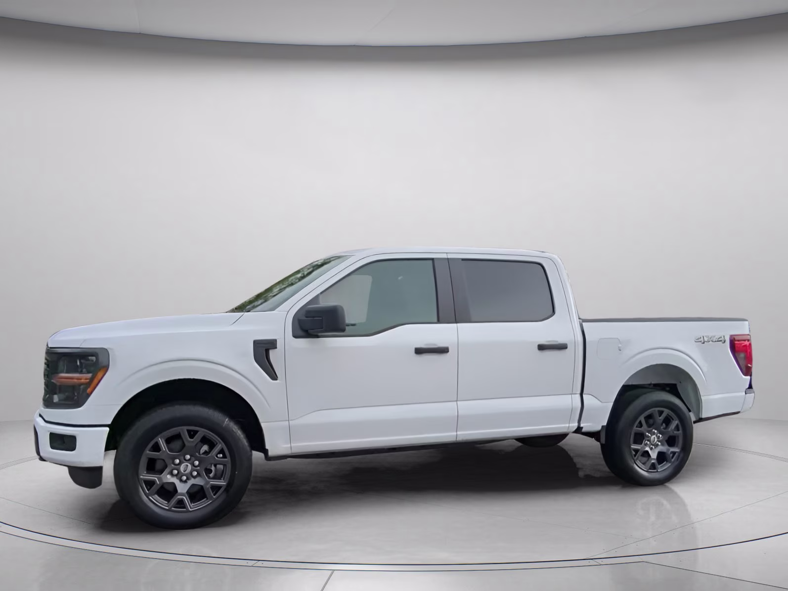 2026 Oxford White Ford F-150 STX Crew Cab Pickup 4X4 Truck