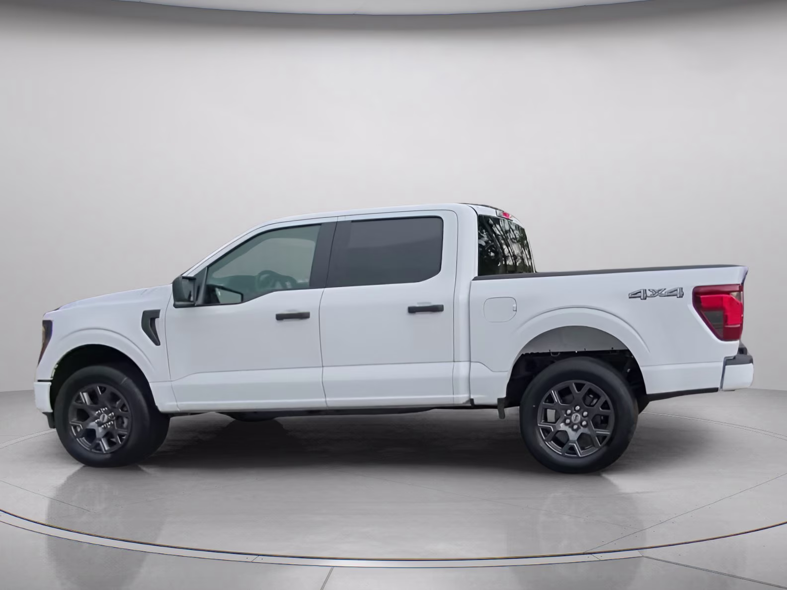 2026 Oxford White Ford F-150 STX Crew Cab Pickup 4X4 Truck