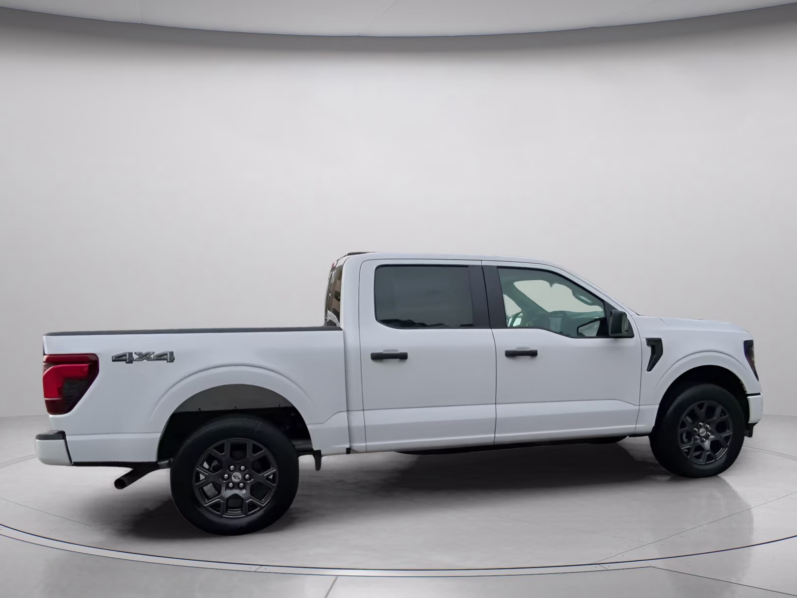 2026 Oxford White Ford F-150 STX Crew Cab Pickup 4X4 Truck