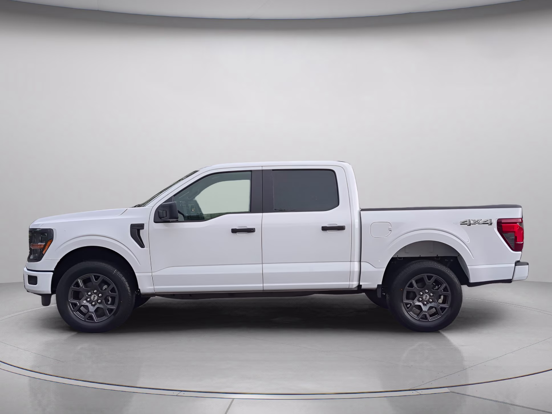 2026 Oxford White Ford F-150 STX Crew Cab Pickup 4X4 Truck