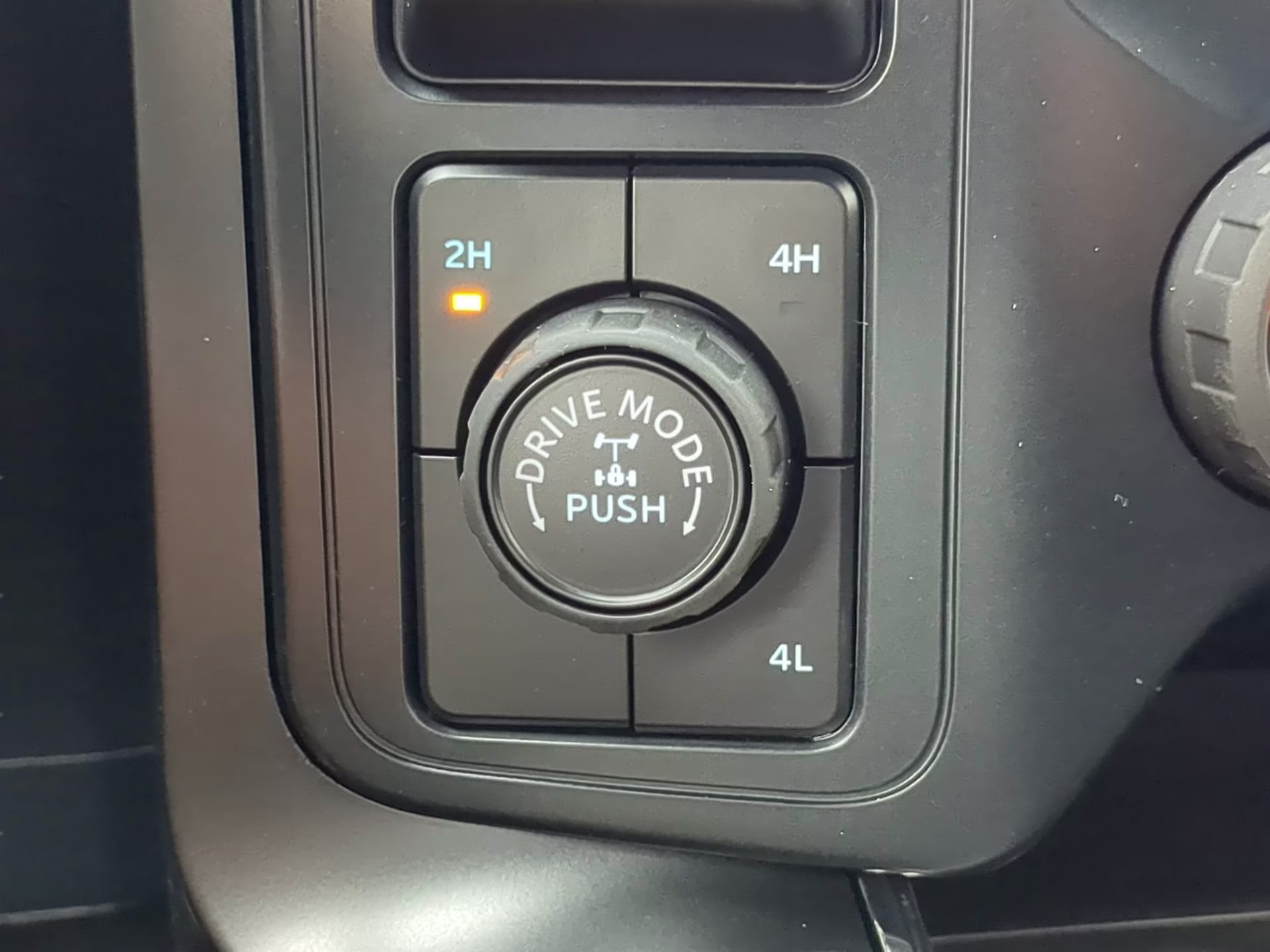 2026 Oxford White Ford F-150 STX Crew Cab Pickup 4X4 Truck