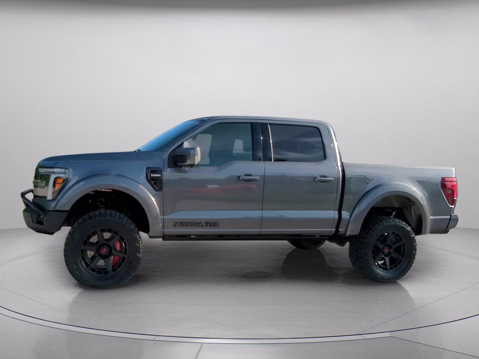 2026 Carbonized Gray Metallic Ford F-150 LARIAT Crew Cab Pickup 4X4 Truck