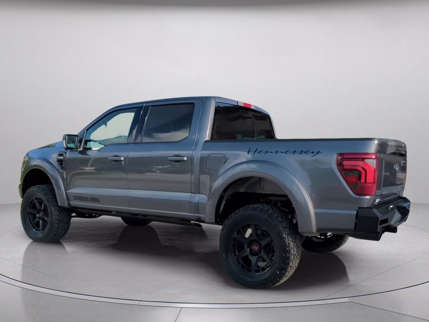 2026 Carbonized Gray Metallic Ford F-150 LARIAT Crew Cab Pickup 4X4 Truck