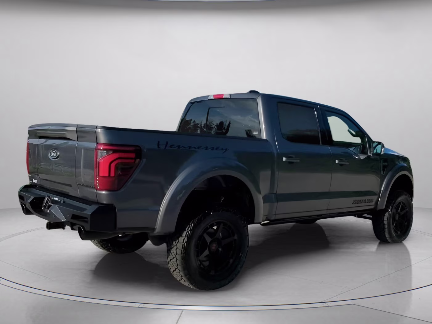 2026 Carbonized Gray Metallic Ford F-150 LARIAT Crew Cab Pickup 4X4 Truck