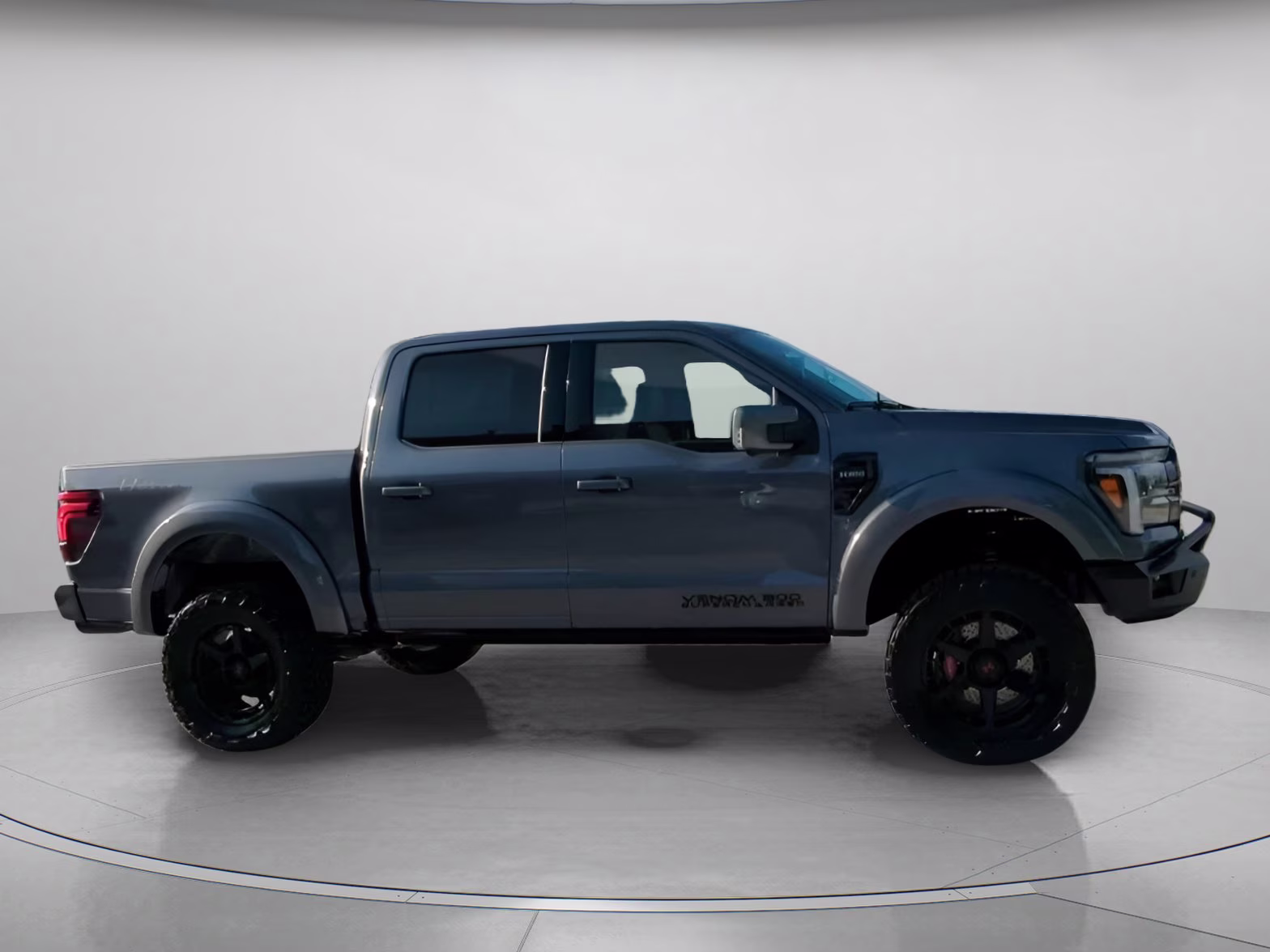 2026 Carbonized Gray Metallic Ford F-150 LARIAT Crew Cab Pickup 4X4 Truck