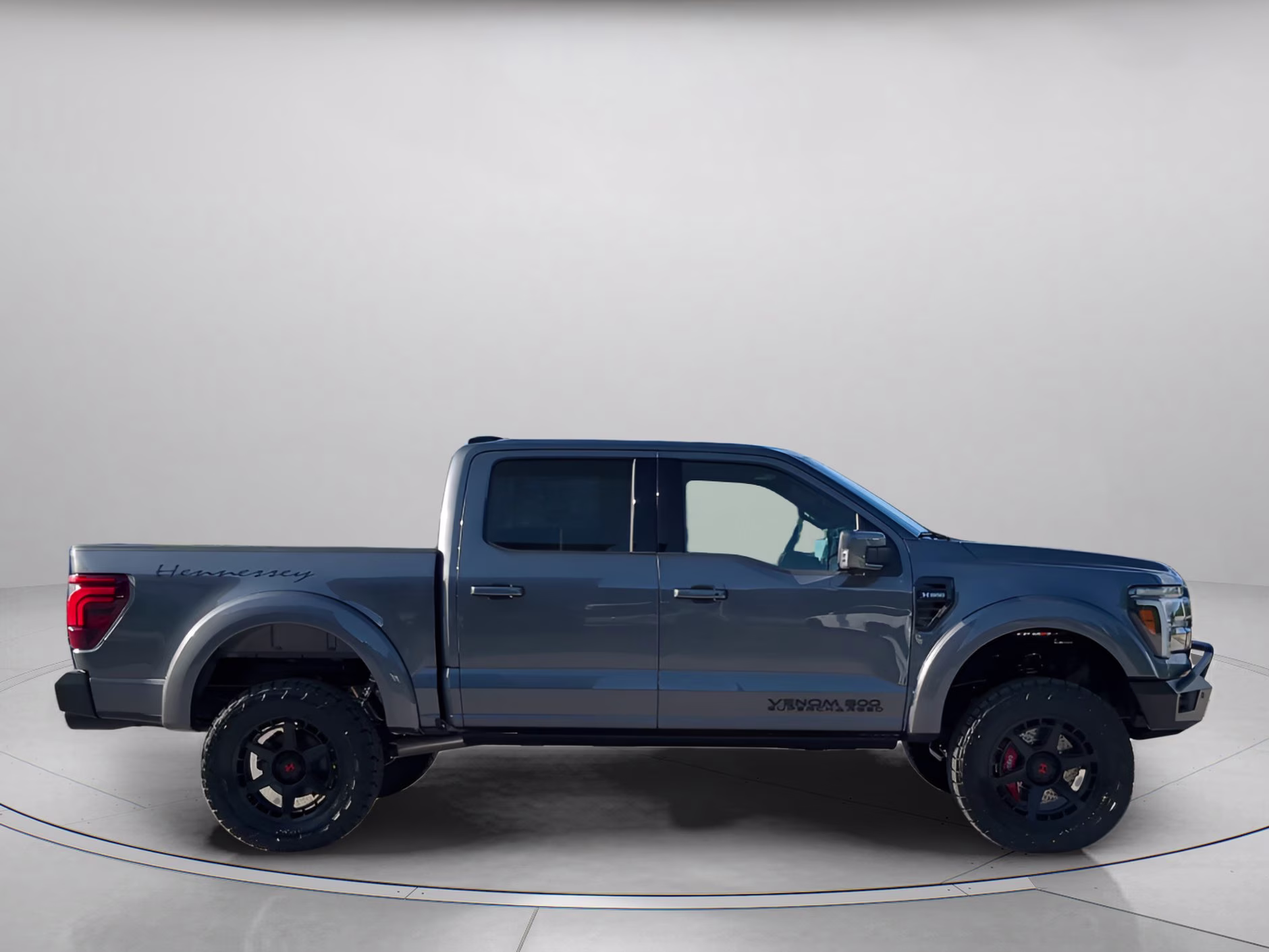 2026 Carbonized Gray Metallic Ford F-150 LARIAT Crew Cab Pickup 4X4 Truck